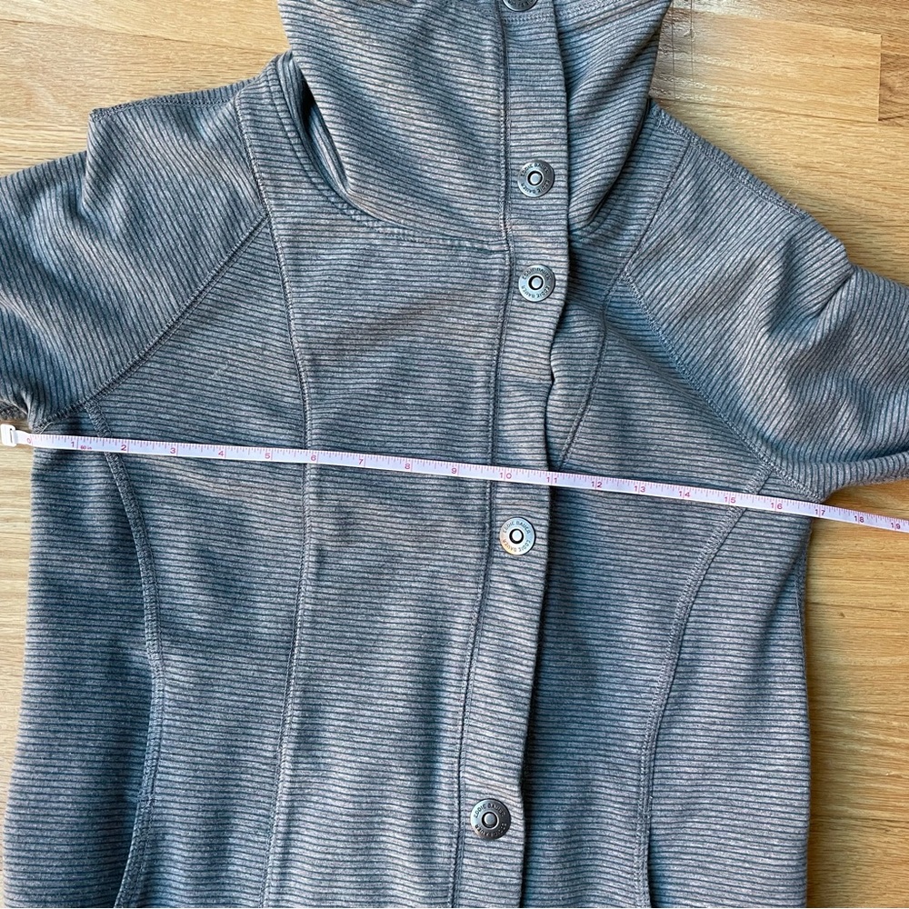 Women’s Eddie Bauer Snap Up Gray and Blue Jacket Size Small EUC - Picture 12 of 13